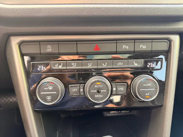 VW T-Roc 2.0 TSI 4MOTION STYLE ***ANHÄNGERKUPPLUNG & PANORAMAGLASDACH***