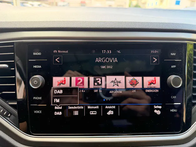 VW T-Roc 2.0 TSI 4MOTION STYLE ***ANHÄNGERKUPPLUNG & PANORAMAGLASDACH***