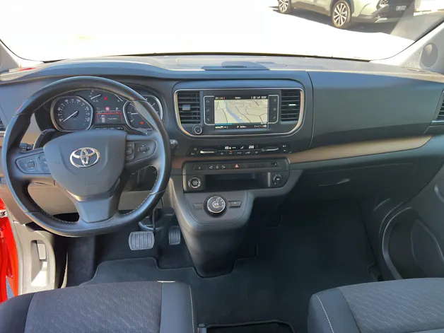 Toyota Proace Verso 2.0 D-4D Trend Medium Automatic