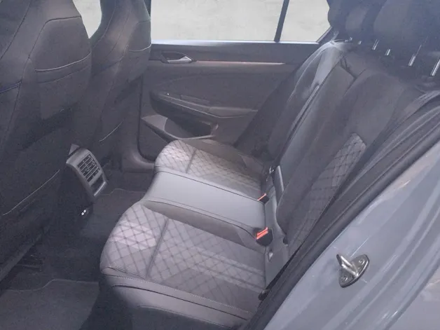 VW Golf 2.0 TSI R-Line DSG 4 Motion