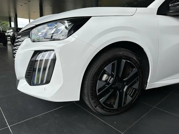 Peugeot 208 1.2 MHEV 110 Allure