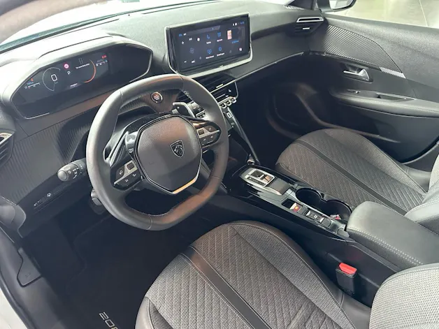 Peugeot 208 1.2 MHEV 110 Allure