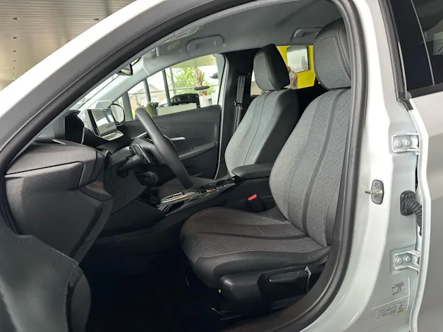 Peugeot 208 1.2 MHEV 110 Allure