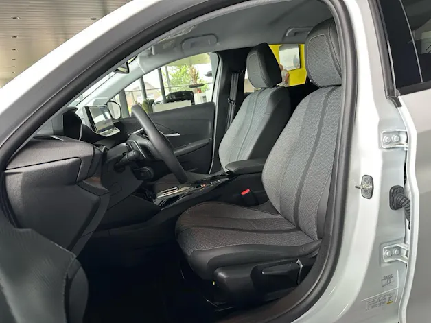 Peugeot 208 1.2 MHEV 110 Allure