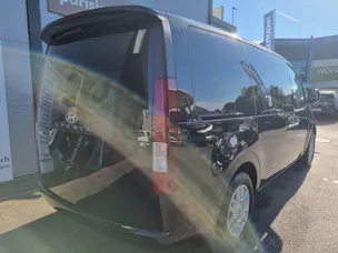 Hyundai Staria Wagon 1.6 T-GDi HEV Amplia A