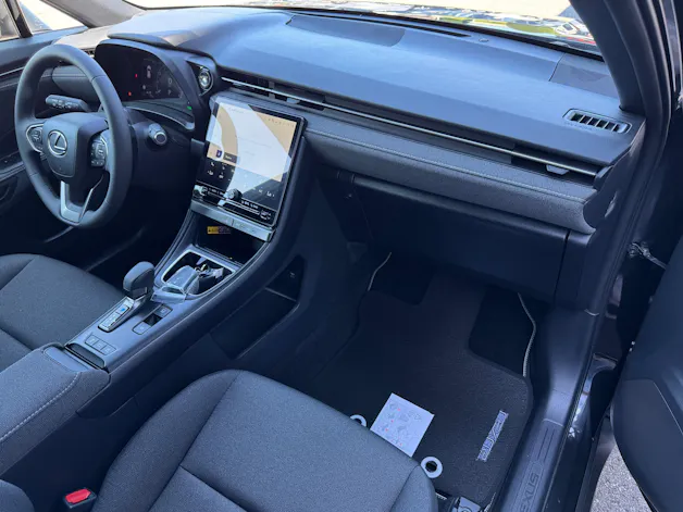 Lexus LBX FWD Impression CVT