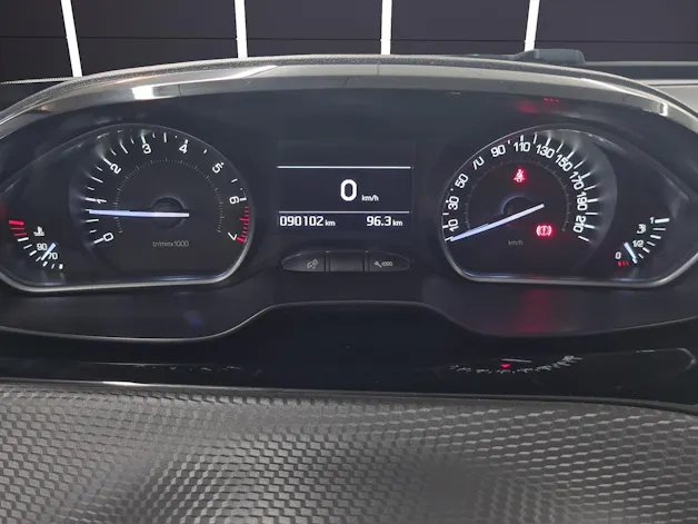 PEUGEOT 208 1.2 Allure