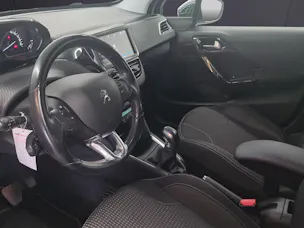 PEUGEOT 208 1.2 Allure