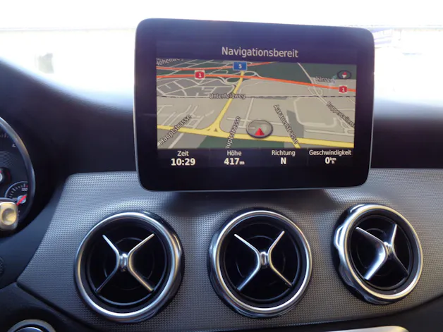 MERCEDES-BENZ GLA 200 Night Star 7G-DCT