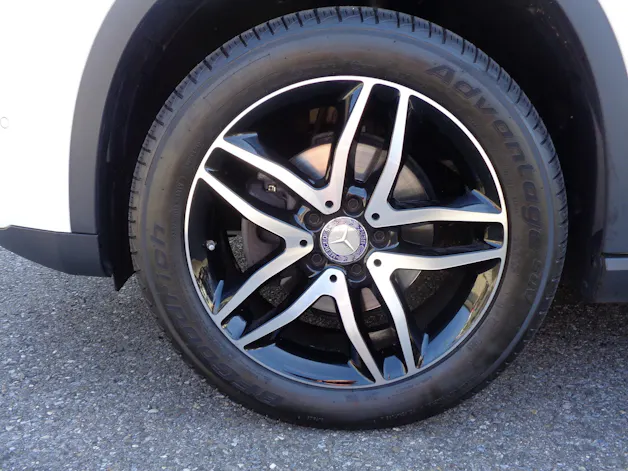 MERCEDES-BENZ GLA 200 Night Star 7G-DCT