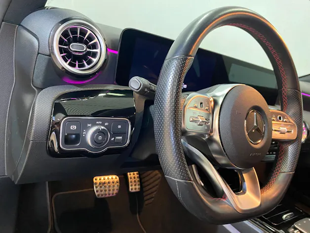 Mercedes-Benz A 200 AMG Line 7G-DCT