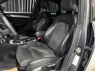Audi AUDI Q3 2.0 TDI quattro S-tronic | CH |