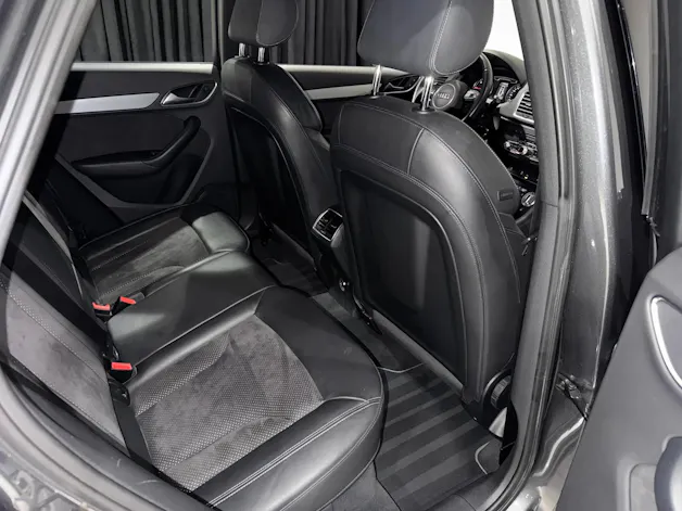 Audi AUDI Q3 2.0 TDI quattro S-tronic | CH |