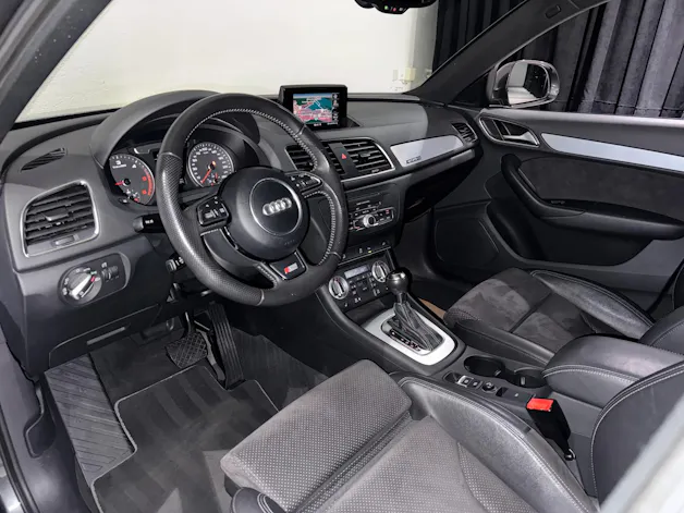 Audi AUDI Q3 2.0 TDI quattro S-tronic | CH |
