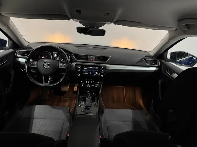 Škoda SKODA Superb Combi 1.8 TSI Ambition DSG | 1.Hand | AHK 1800Kg |