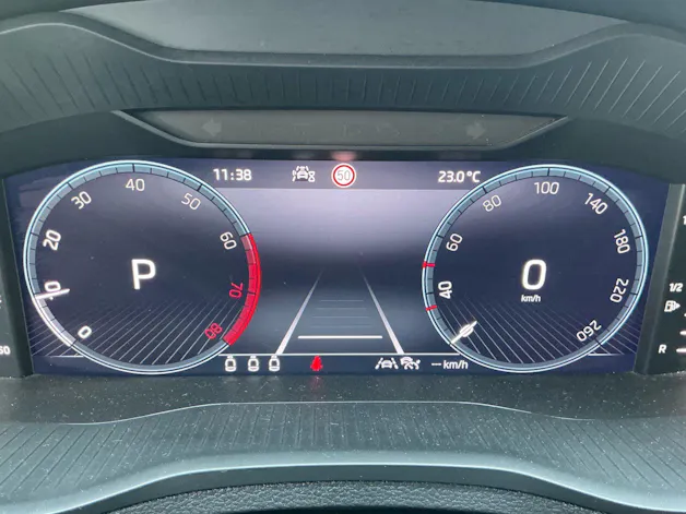 Škoda Karoq Selection *** ACC & RÜCKFAHRKAMERA ***