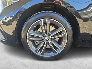 https://vehicle.imgix.net/4392012/04f9b256-9fe4-41e2-b840-98df40c3f403.jpg