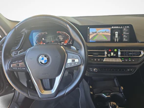 image du véhicule BMW 118d SAG