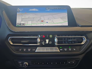 image du véhicule BMW 118d SAG