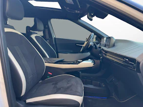 https://vehicle.imgix.net/4392030/44419c62-9b82-4b1f-8e22-01e0b37794ca.jpg