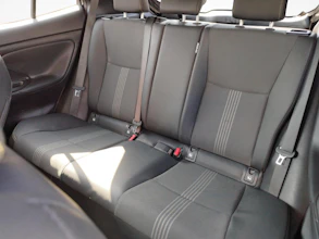 https://vehicle.imgix.net/4392053/69a22c00-29be-4873-a0ac-a0372769dd36.jpg