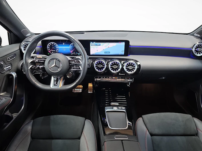 Fahrzeugbild MERCEDES-BENZ A 35 AMG