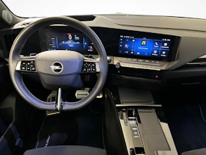 https://vehicle.imgix.net/4392090/faab2cc8-693b-4069-b5a2-f00dc760a9ff.jpg