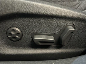 https://vehicle.imgix.net/4392095/00a6634f-2653-4a38-87da-d321176fe7f8.jpg