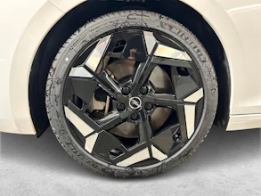 https://vehicle.imgix.net/4392095/554181d9-68af-4bb7-8935-702f39341b2e.jpg