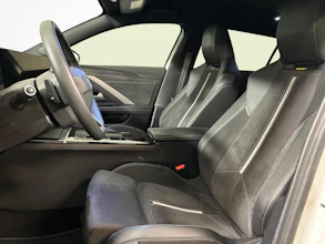 https://vehicle.imgix.net/4392095/ea7528e8-03e3-4b97-a7c8-8c7bd76b4a36.jpg