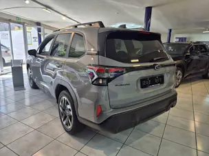 Subaru Forester Station 2.0i e-Boxer Swiss Plus