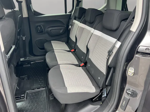 CITROEN Berlingo 1.5 BlueHDi 130 Shine EAT8 / Rückfahrkamera / Totwinkelassistent / inkl. Winterräder / CH-Herstellergarantie