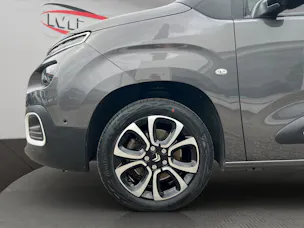 CITROEN Berlingo 1.5 BlueHDi 130 Shine EAT8 / Rückfahrkamera / Totwinkelassistent / inkl. Winterräder / CH-Herstellergarantie