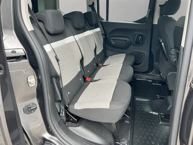 CITROEN Berlingo 1.5 BlueHDi 130 Shine EAT8 / Rückfahrkamera / Totwinkelassistent / inkl. Winterräder / CH-Herstellergarantie