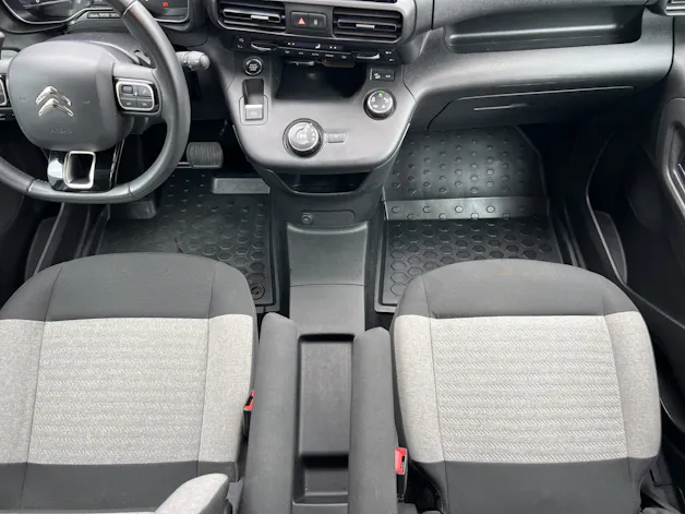 CITROEN Berlingo 1.5 BlueHDi 130 Shine EAT8 / Rückfahrkamera / Totwinkelassistent / inkl. Winterräder / CH-Herstellergarantie