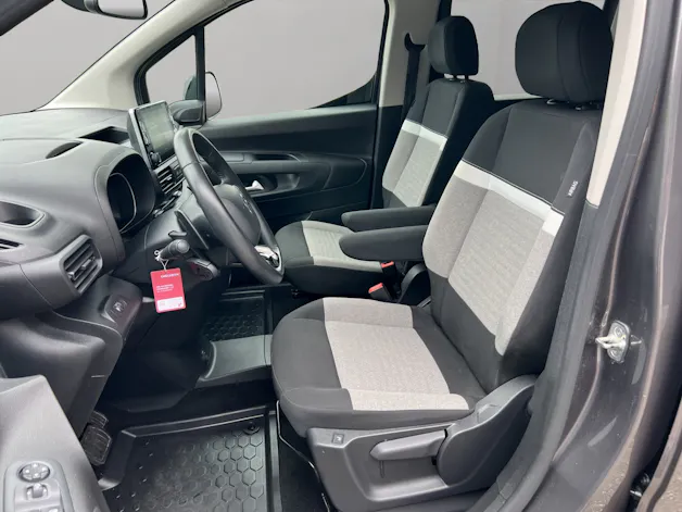 CITROEN Berlingo 1.5 BlueHDi 130 Shine EAT8 / Rückfahrkamera / Totwinkelassistent / inkl. Winterräder / CH-Herstellergarantie