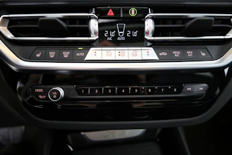 https://vehicle.imgix.net/4392191/aeb65dd3-9c76-4ae3-addb-cf3e5dab2e68.jpg