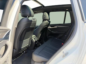 https://vehicle.imgix.net/4392316/dba69a78-440b-42ef-80b8-30d35155bc94.jpg