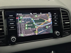 https://vehicle.imgix.net/4392342/d6f49ddc-c265-48ea-8f25-c63c37f97e2d.jpg