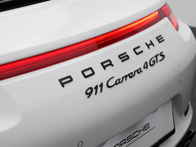 Porsche 911 Carrera 4 GTS