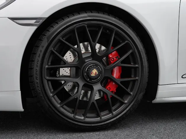 Porsche 911 Carrera 4 GTS