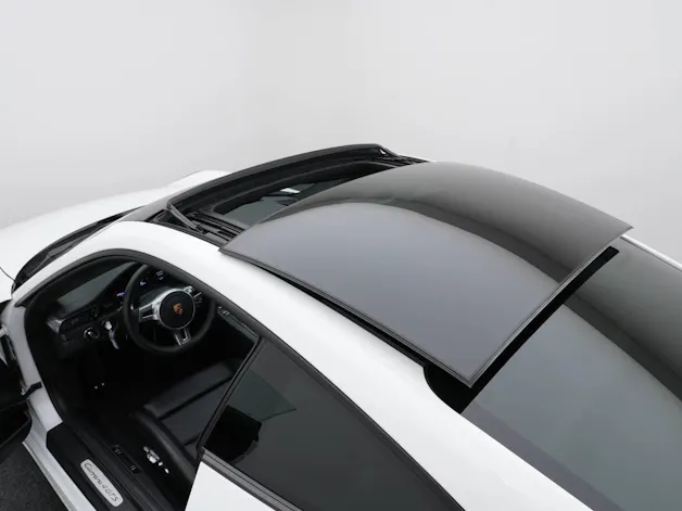 Porsche 911 Carrera 4 GTS