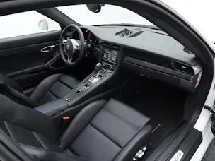 Porsche 911 Carrera 4 GTS