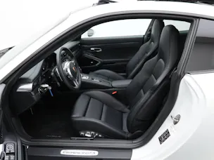 Porsche 911 Carrera 4 GTS
