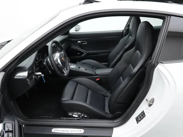 Porsche 911 Carrera 4 GTS