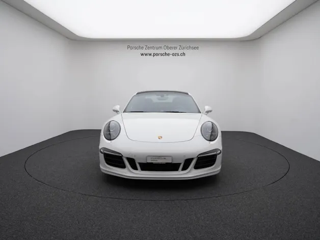 Porsche 911 Carrera 4 GTS