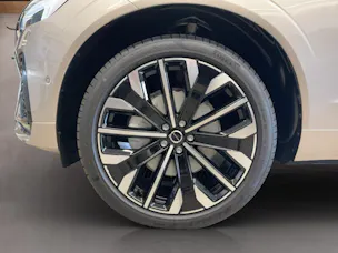 Volvo XC60 2.0 B5 MH Ultra Dark AWD
