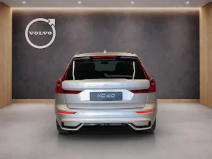 Volvo XC60 2.0 B5 MH Ultra Dark AWD