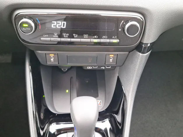 Toyota Yaris 1.5 VVT-i HSD Trend