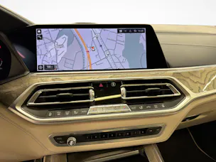 BMW X7 M50i